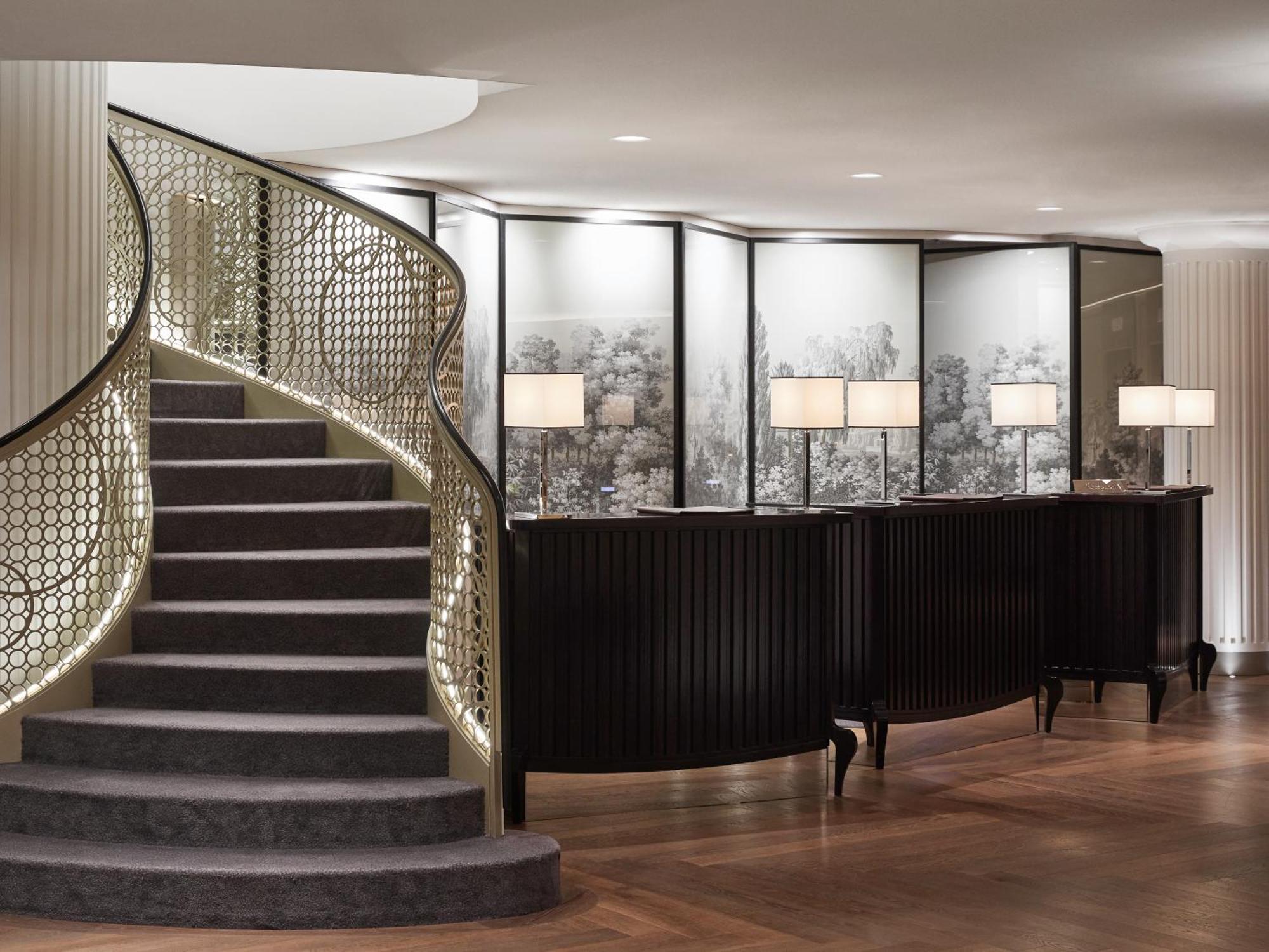 Sofitel Frankfurt Opera Hotel Frankfurt am Main Exterior photo The hotel's lobby