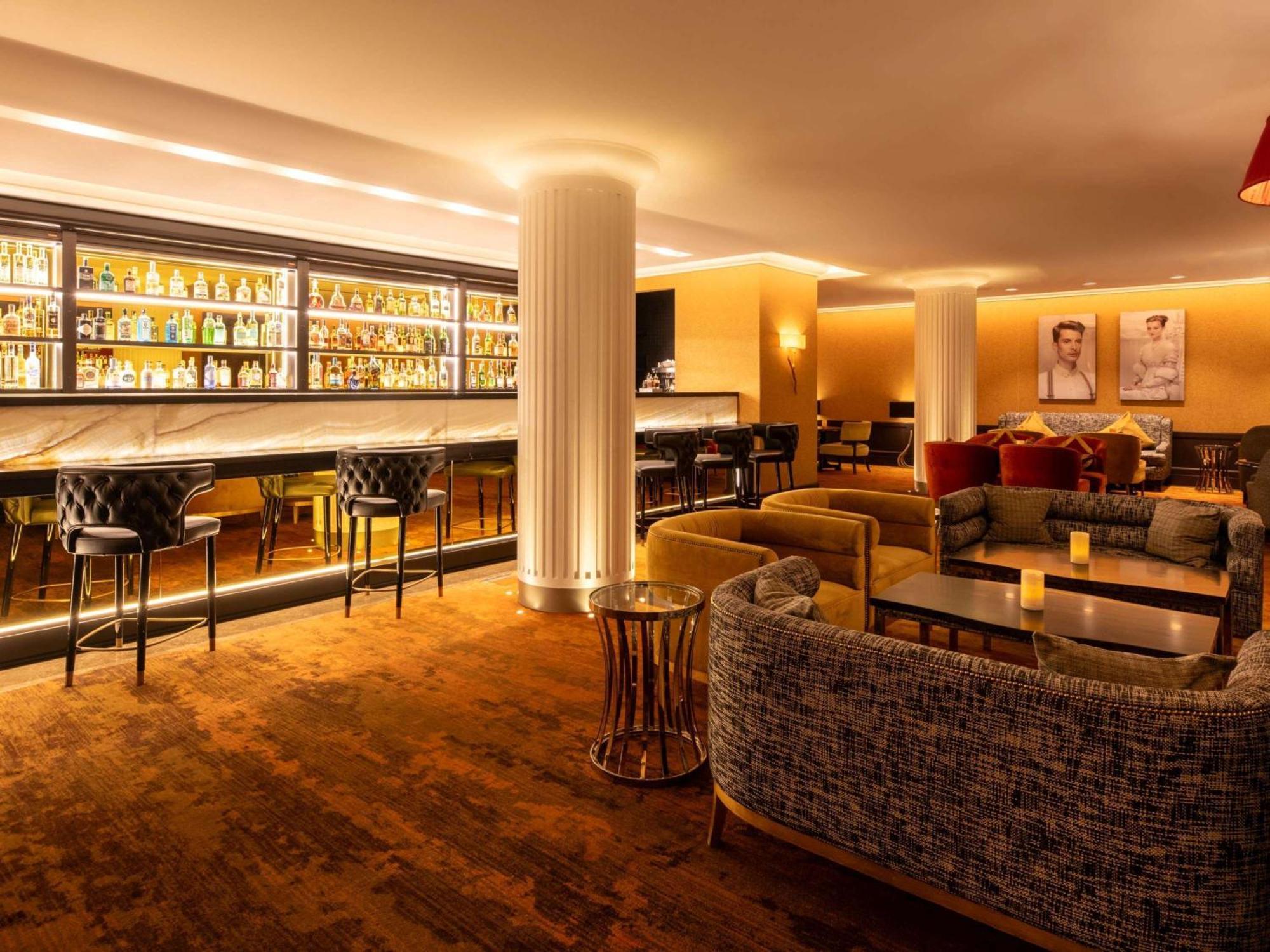 Sofitel Frankfurt Opera Hotel Frankfurt am Main Exterior photo The bar at the 2018 London Design Festival