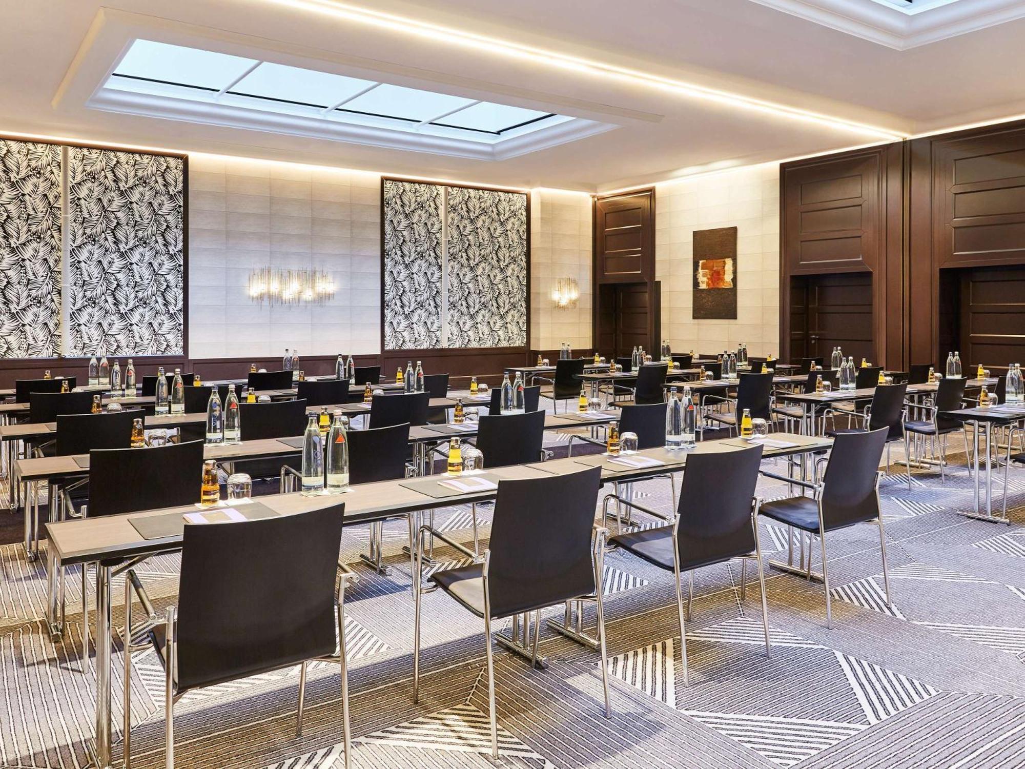 Sofitel Frankfurt Opera Hotel Frankfurt am Main Exterior photo Meeting room