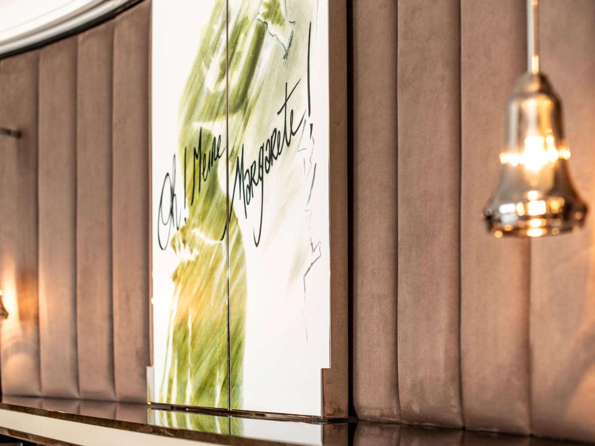 Sofitel Frankfurt Opera Hotel Frankfurt am Main Exterior photo Signature artwork by artist, Mark Rothko