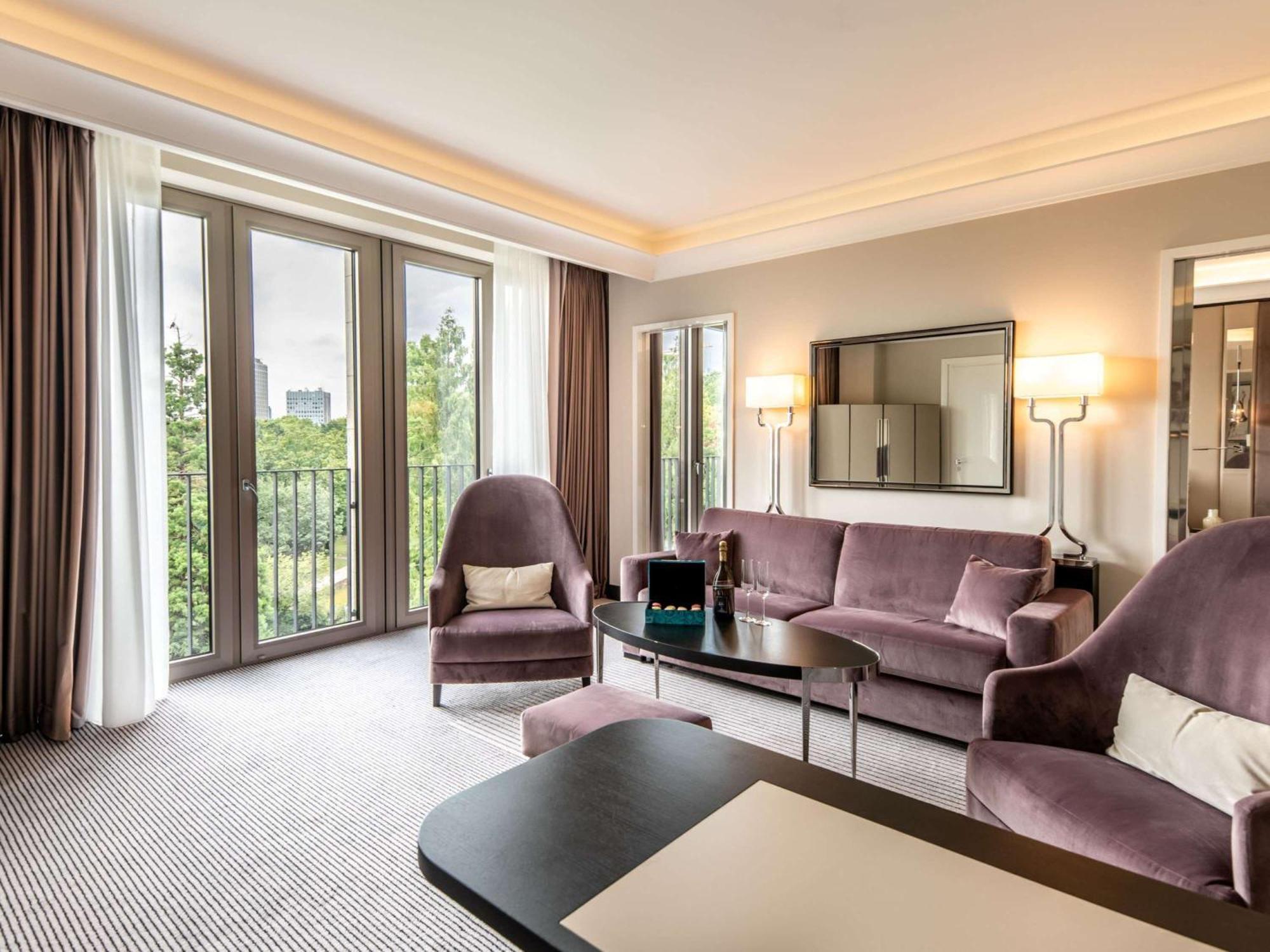 Sofitel Frankfurt Opera Hotel Frankfurt am Main Exterior photo Suite at the InterContinental Paris Le Grand