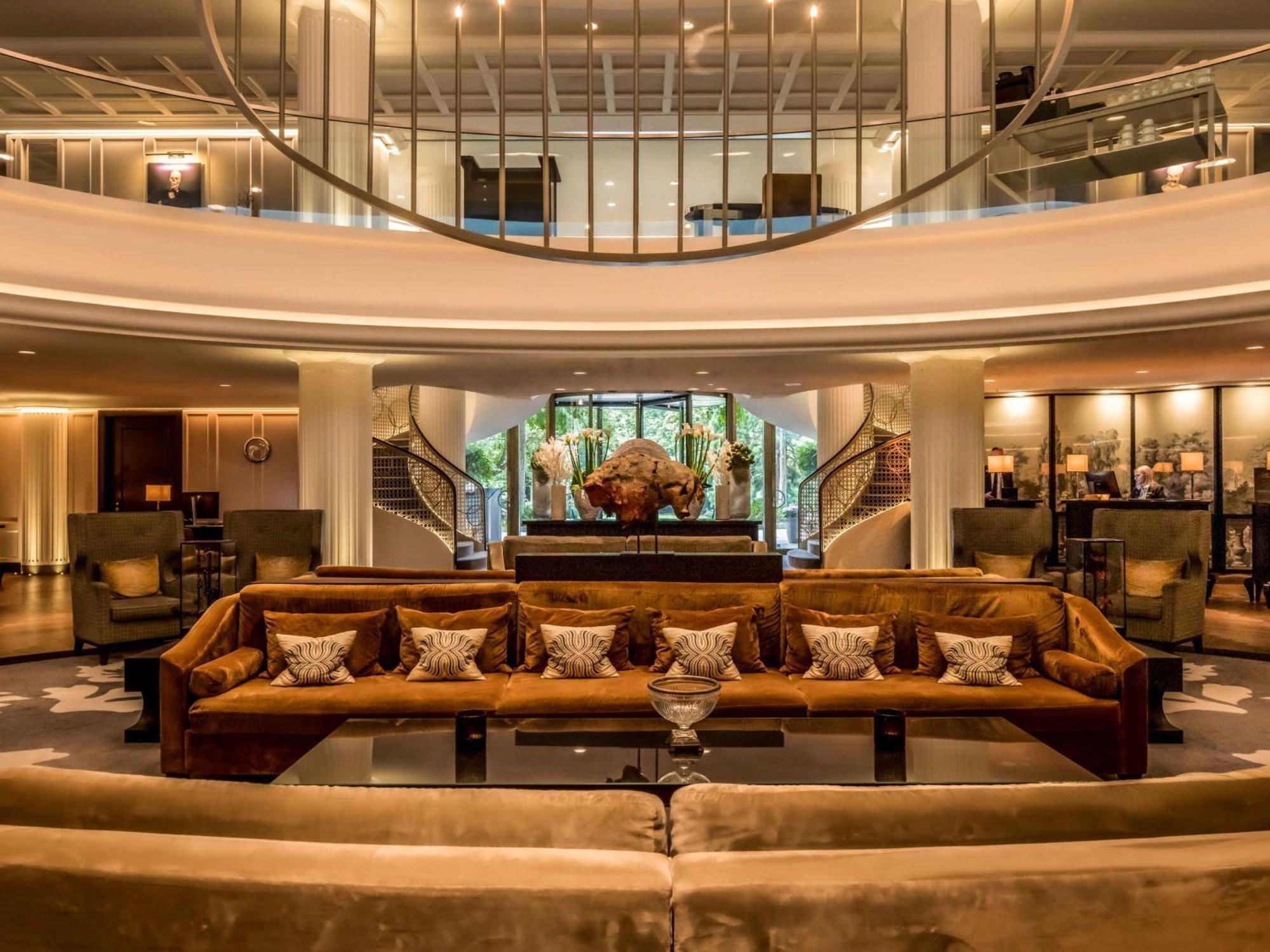 Sofitel Frankfurt Opera Hotel Frankfurt am Main Exterior photo The lobby of the hotel